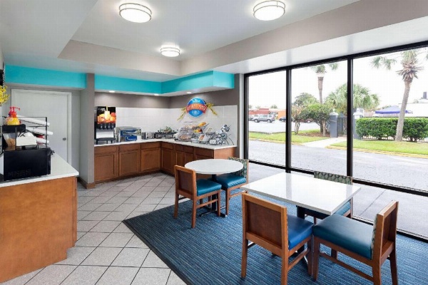 Baymont by Wyndham Mobile/Tillmans Corner image 3